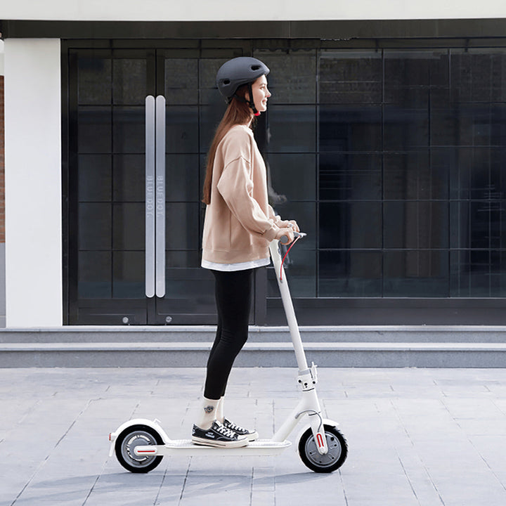 Xiaomi Electric Scooter 3Lite with 3 adjustable settings with an improved screen